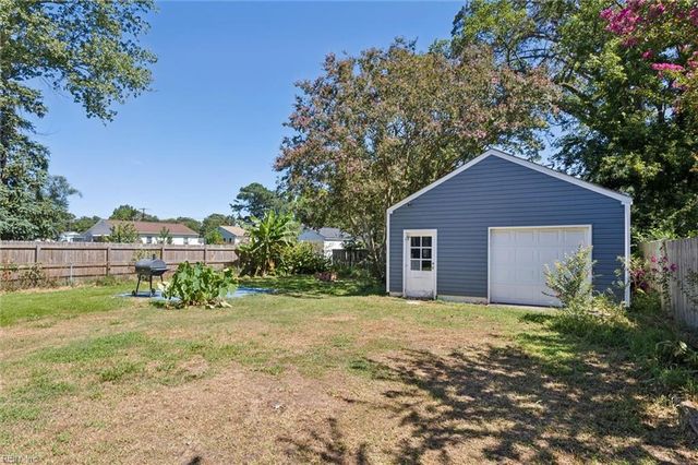 205 Gumwood DR, Hampton, VA 23666