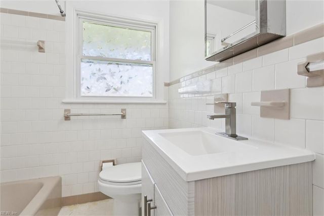 205 Gumwood DR, Hampton, VA 23666
