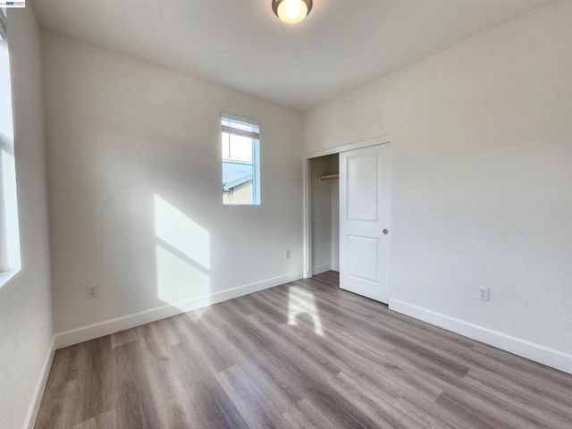 417 417 Mystic Ln, Pittsburg, CA 94565