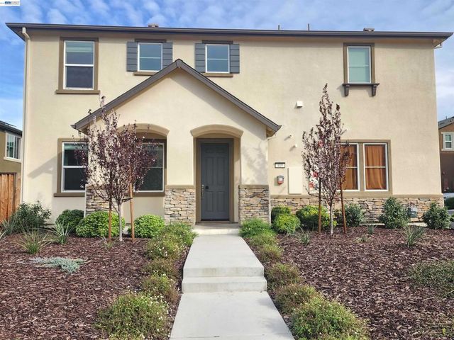 417 417 Mystic Ln, Pittsburg, CA 94565
