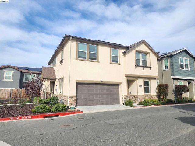 417 417 Mystic Ln, Pittsburg, CA 94565