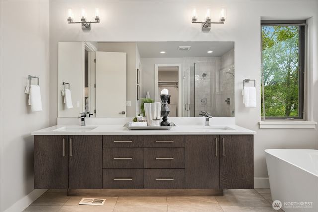 12223 NE 106th Street, Kirkland, WA 98033