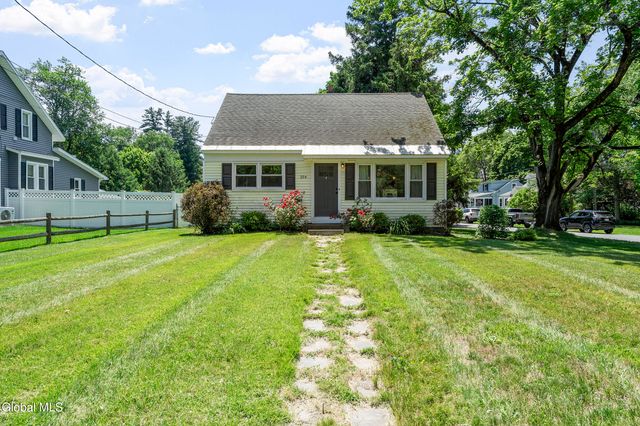 254 Kenwood Avenue, Bethlehem, NY 12054