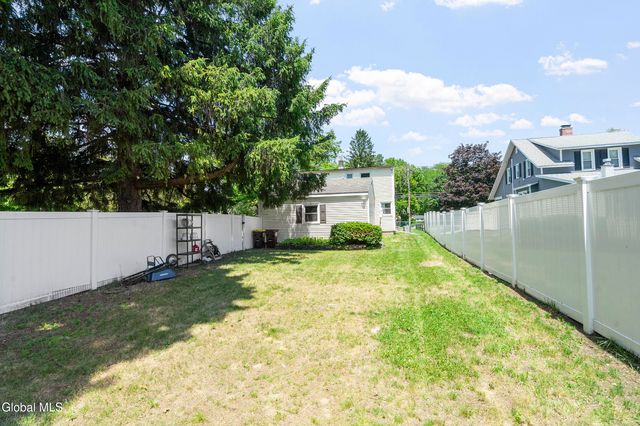 254 Kenwood Avenue, Bethlehem, NY 12054