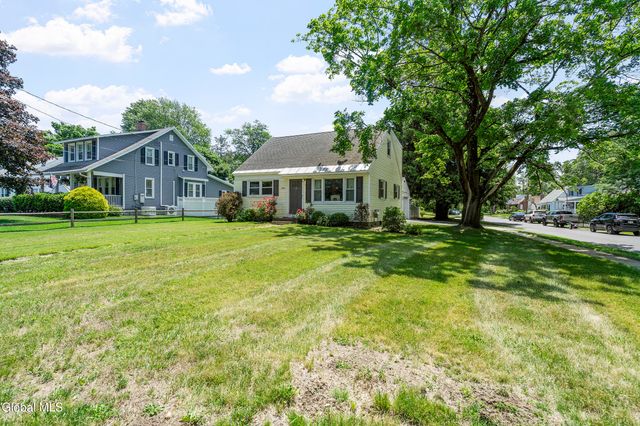 254 Kenwood Avenue, Bethlehem, NY 12054