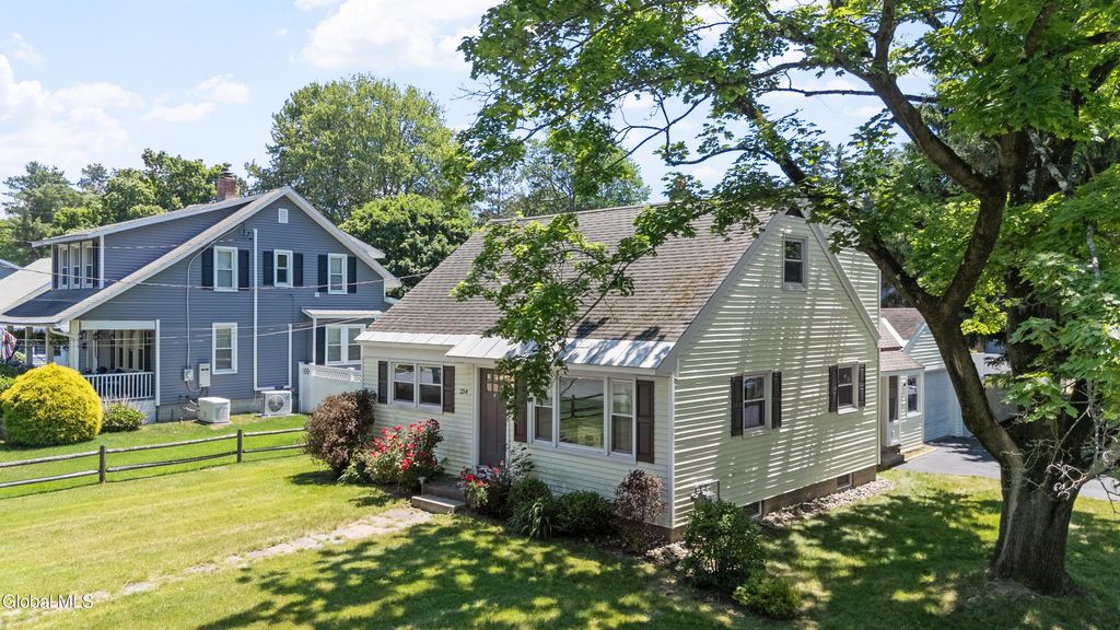254 Kenwood Avenue, Bethlehem, NY 12054