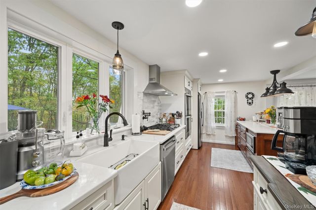 17 Nightingale Trail E, Wurtsboro, NY 12790