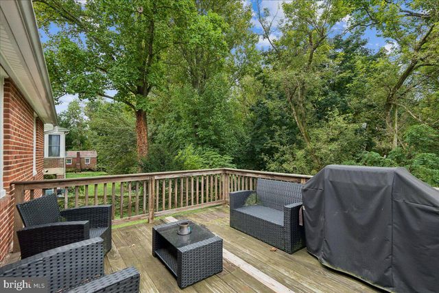 418 N CHAPEL GATE LN, Baltimore, MD 21229