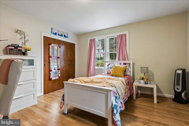 418 N CHAPEL GATE LN, Baltimore, MD 21229