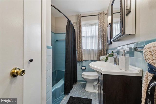 418 N CHAPEL GATE LN, Baltimore, MD 21229