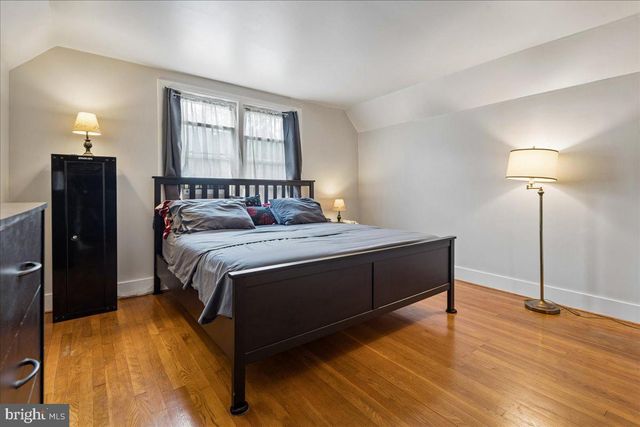 418 N CHAPEL GATE LN, Baltimore, MD 21229