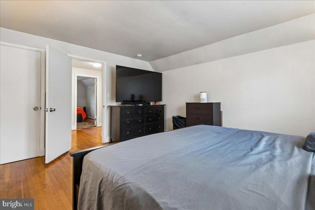 418 N CHAPEL GATE LN, Baltimore, MD 21229