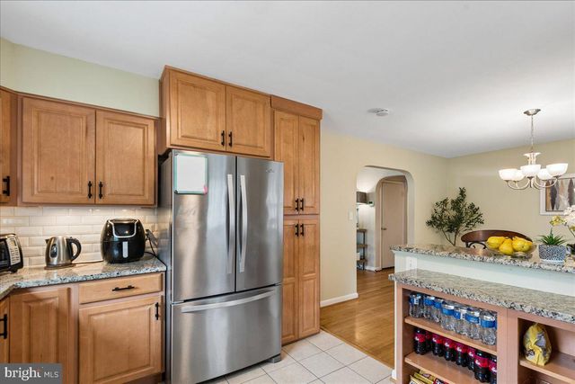 418 N CHAPEL GATE LN, Baltimore, MD 21229