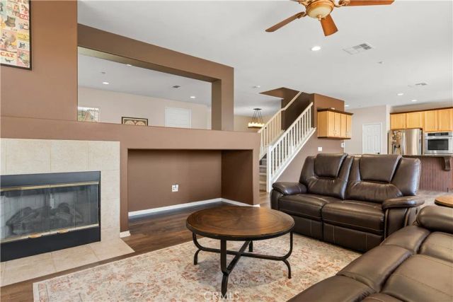 13013 Mesa Verde Way, Sylmar, CA 91342