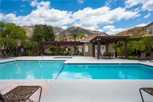 13013 Mesa Verde Way, Sylmar, CA 91342