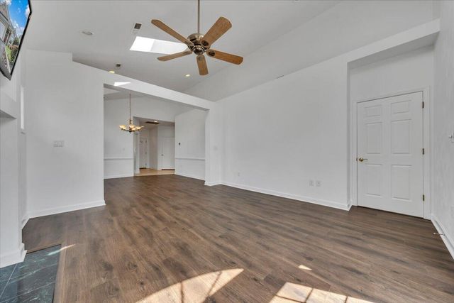 4822 Cave Spring LN, Roanoke, VA 24018