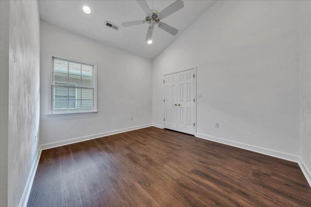 4822 Cave Spring LN, Roanoke, VA 24018