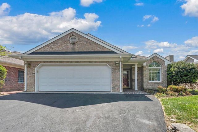 4822 Cave Spring LN, Roanoke, VA 24018