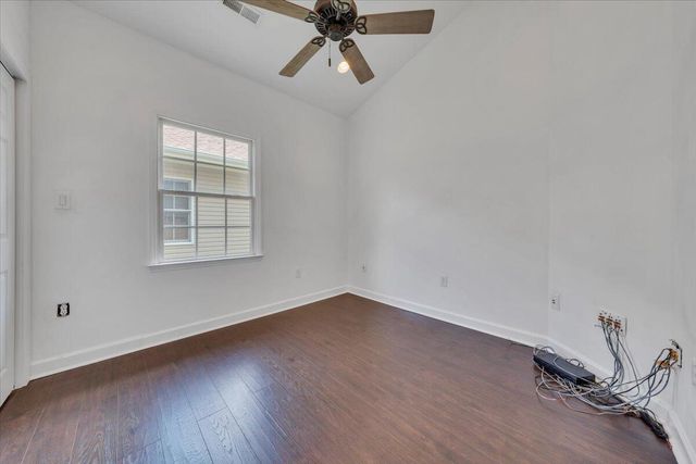 4822 Cave Spring LN, Roanoke, VA 24018