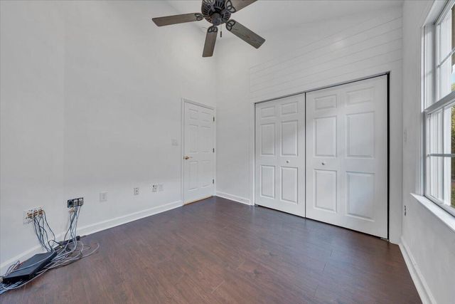 4822 Cave Spring LN, Roanoke, VA 24018
