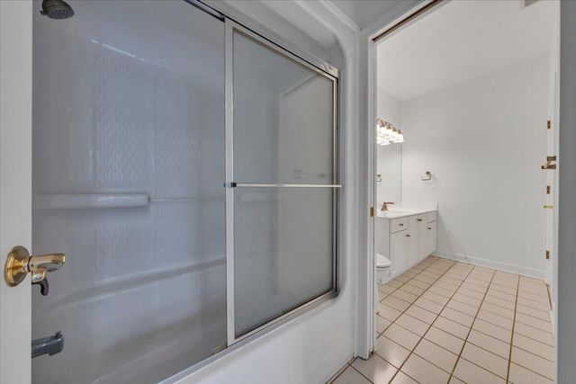 4822 Cave Spring LN, Roanoke, VA 24018