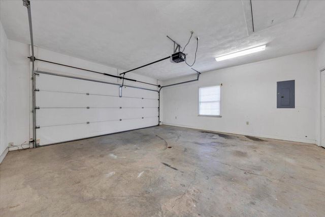 4822 Cave Spring LN, Roanoke, VA 24018