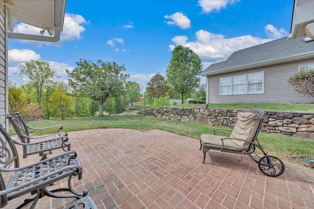 4822 Cave Spring LN, Roanoke, VA 24018