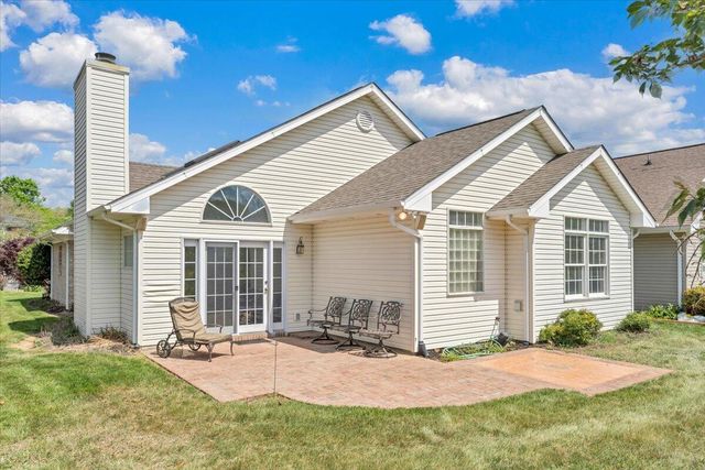 4822 Cave Spring LN, Roanoke, VA 24018