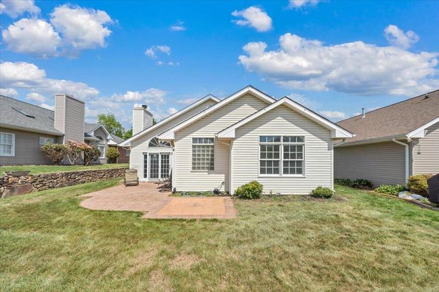 4822 Cave Spring LN, Roanoke, VA 24018
