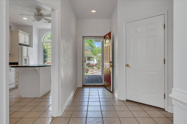 4822 Cave Spring LN, Roanoke, VA 24018