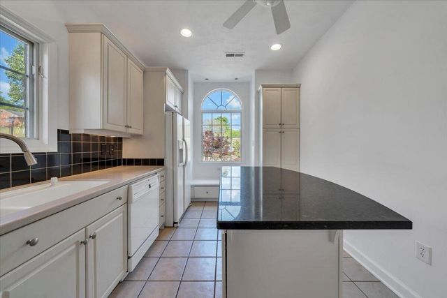 4822 Cave Spring LN, Roanoke, VA 24018