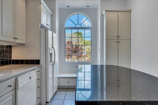 4822 Cave Spring LN, Roanoke, VA 24018