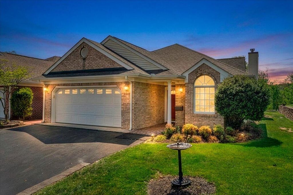 4822 Cave Spring LN, Roanoke, VA 24018