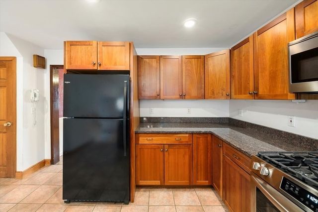 28 Barnesdale Road, Natick, MA 01760