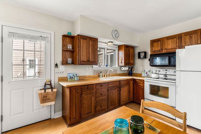 1515 Ocean Blvd Apt 4, Rye, NH 03870