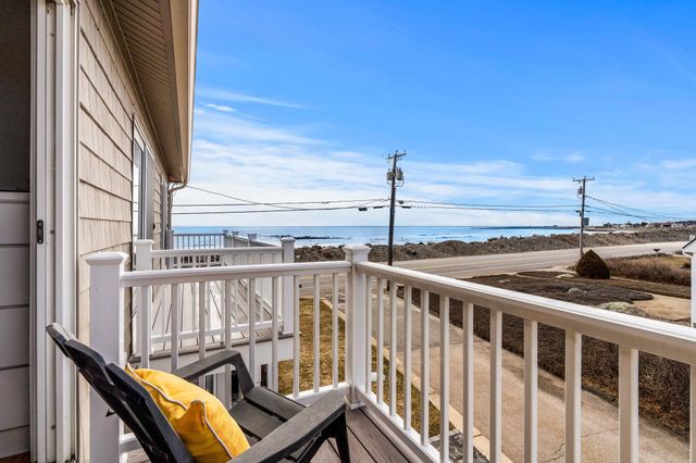 1515 Ocean Blvd Apt 4, Rye, NH 03870