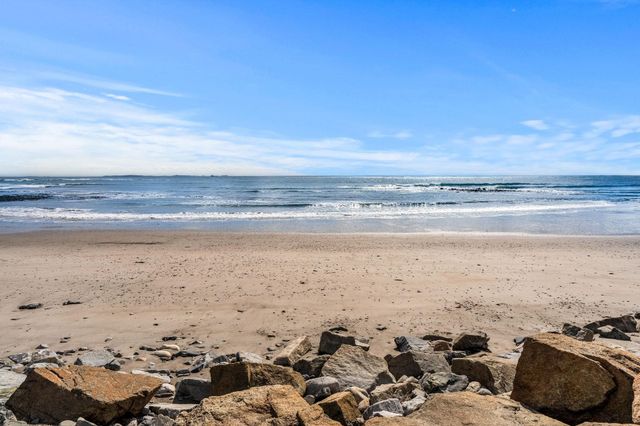 1515 Ocean Blvd Apt 4, Rye, NH 03870