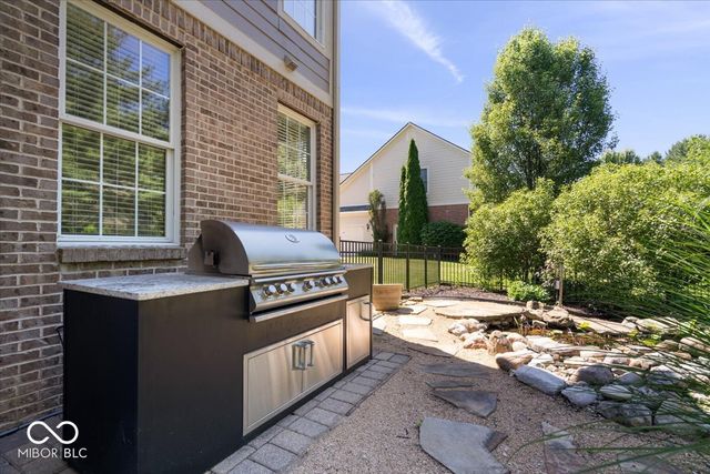 9661 Wading Crane Avenue, Fishers, IN 46055