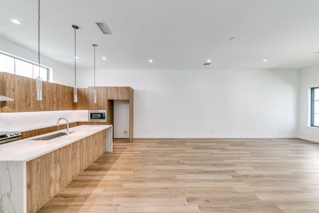 1727 Novela Way, Dallas, TX 75215