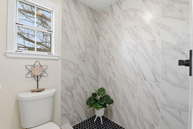 900 Cedar Road, Clear Lake Shores, TX 77565