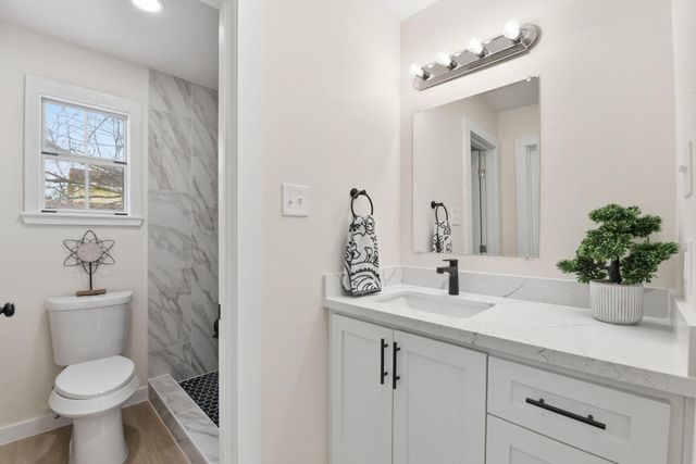 900 Cedar Road, Clear Lake Shores, TX 77565