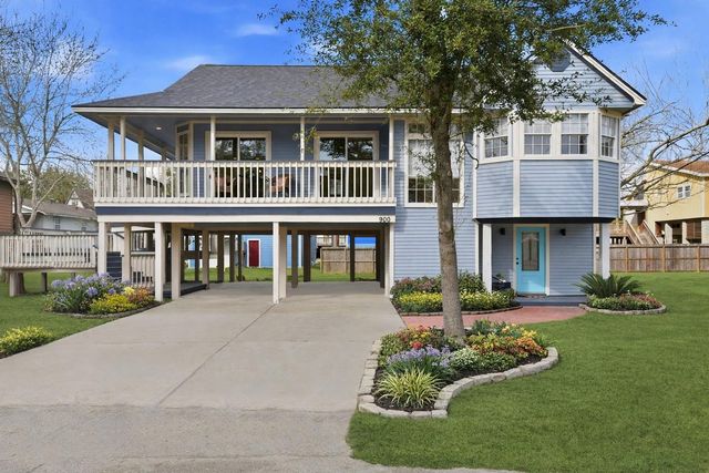 900 Cedar Road, Clear Lake Shores, TX 77565