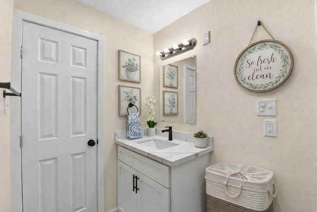 900 Cedar Road, Clear Lake Shores, TX 77565