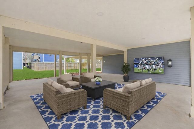 900 Cedar Road, Clear Lake Shores, TX 77565