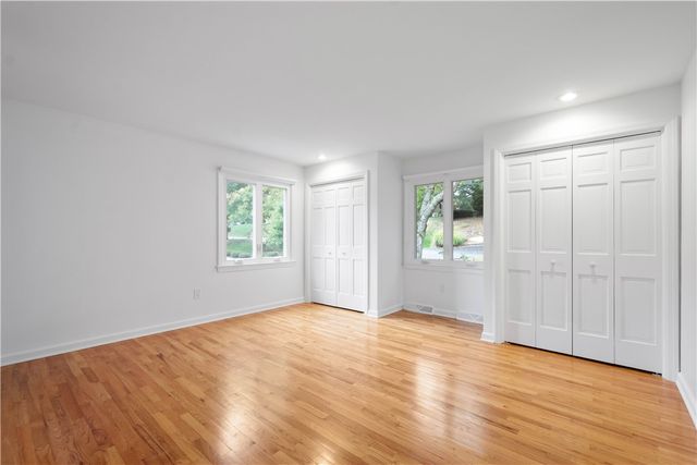 2343 Golfview Dr, Upper St Clair, PA 15241