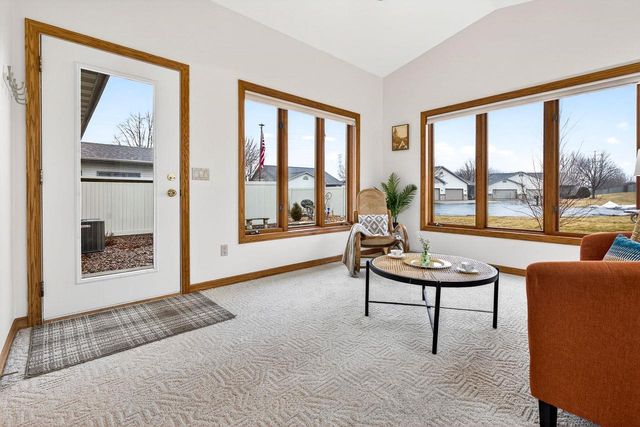 1831 E SYLVAN AVENUE, Appleton, WI 54915