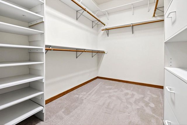 1831 E SYLVAN AVENUE, Appleton, WI 54915