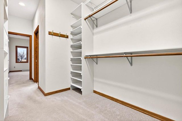 1831 E SYLVAN AVENUE, Appleton, WI 54915