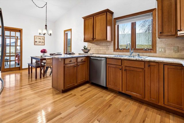 1831 E SYLVAN AVENUE, Appleton, WI 54915