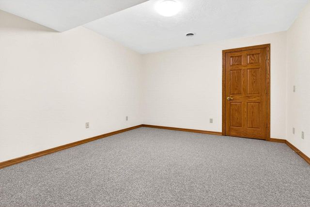 1831 E SYLVAN AVENUE, Appleton, WI 54915